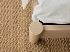 Letto con testata dritta con doghe in legno su nastro 120x200 OMM