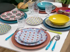 Servizio tavola New Acquarello 18 pezzi in porcellana e gres